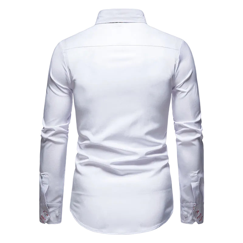 Vue de dos de la chemise d’été homme Serge tendance blanche à manches longues, coupe ajustée avec col classique et poignets boutonnés, présentée sur fond blanc.