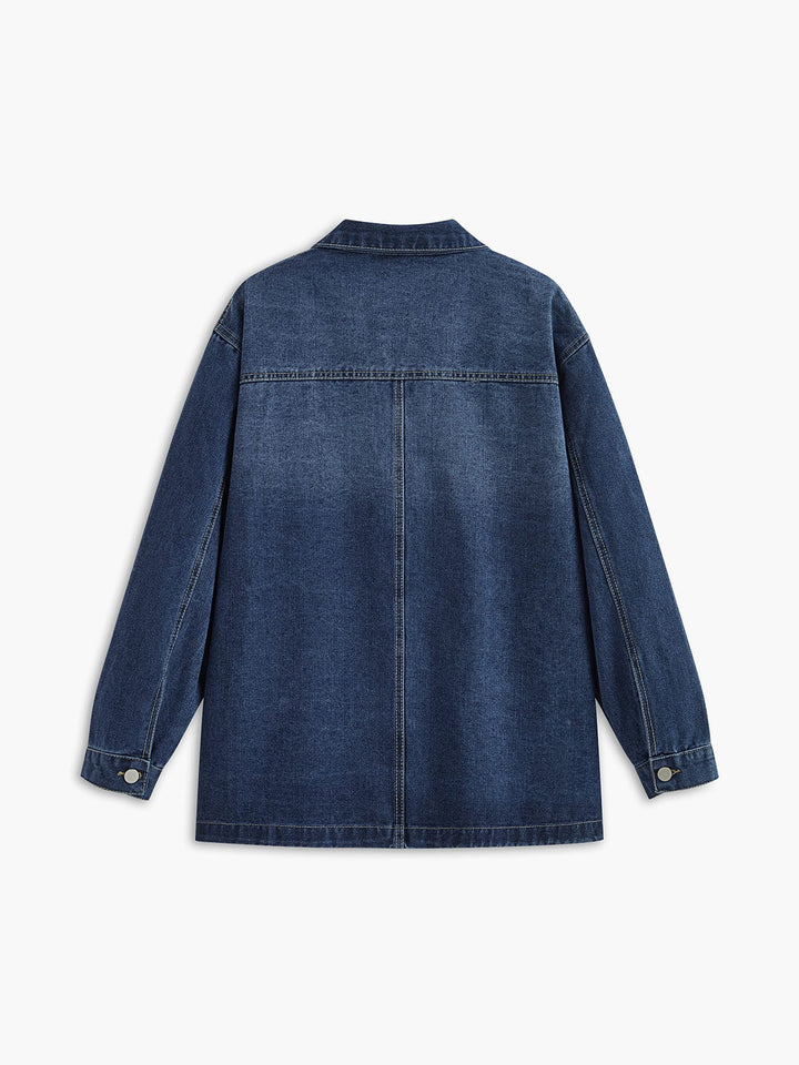 Vue arrière de la veste en jean 'Sylpha' pour femme, montrant sa coupe moderne et décontractée. Ce modèle en denim bleu est parfait pour un look casual, avec des finitions soignées et des boutons métalliques pour un style élégant et pratique.