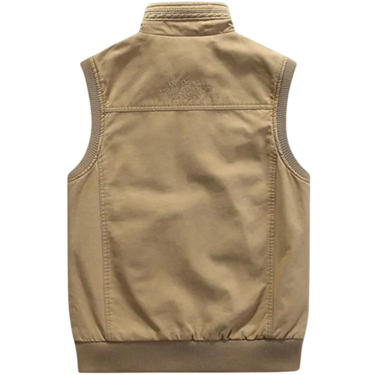 Vue arrière du gilet sans manches beige style utilitaire, avec col montant et finitions côtelées aux emmanchures et à la base, sur fond blanc.