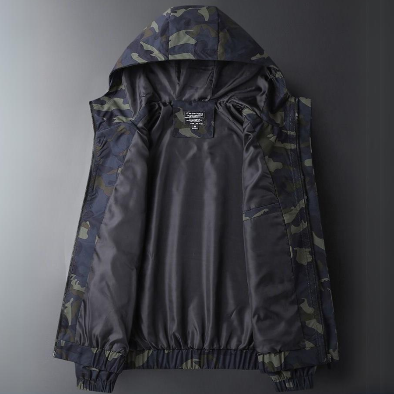 Men's Lightweight Camouflage Jacket with Hood and Zip Closure