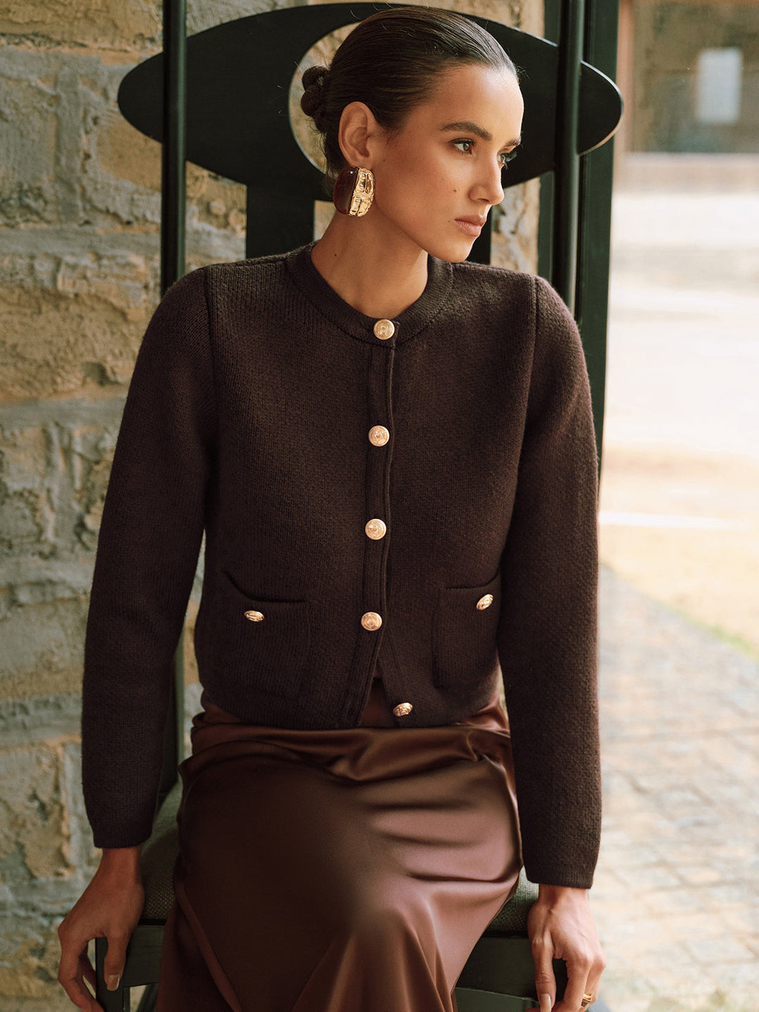 Cardigan Femme Court Ajusté Avec Boutons Dorés Et Poches