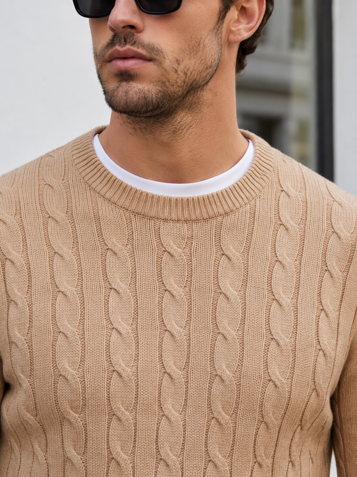 Maglione da uomo in maglia a trecce con girocollo e bordi a coste