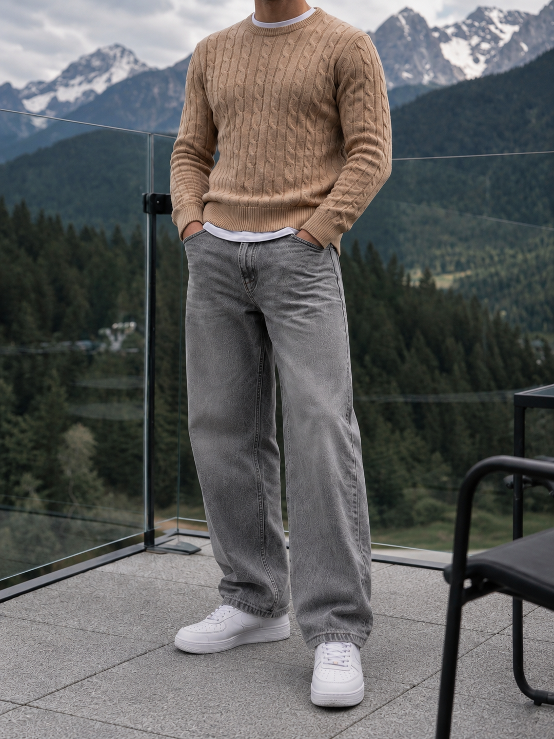 Maglione da uomo in maglia a trecce con girocollo e bordi a coste