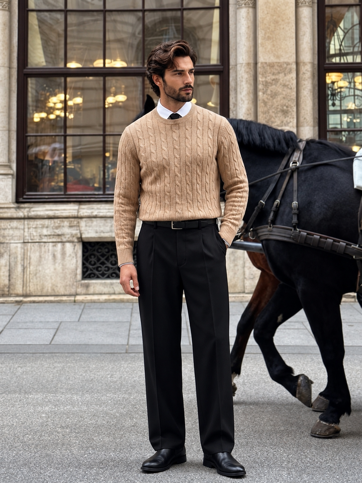 Maglione da uomo in maglia a trecce con girocollo e bordi a coste