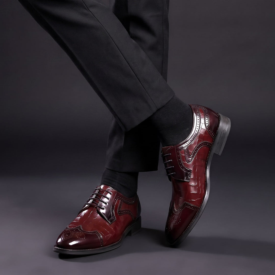Herren-Oxford-Schuhe aus Leder in Krokodiloptik mit Brogue-Details