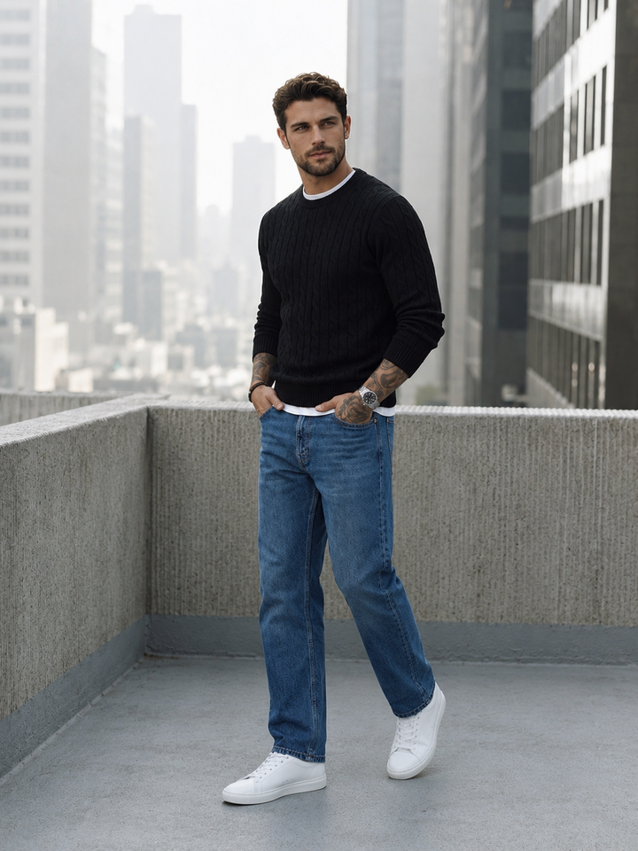 Maglione da uomo in maglia a trecce con girocollo e bordi a coste