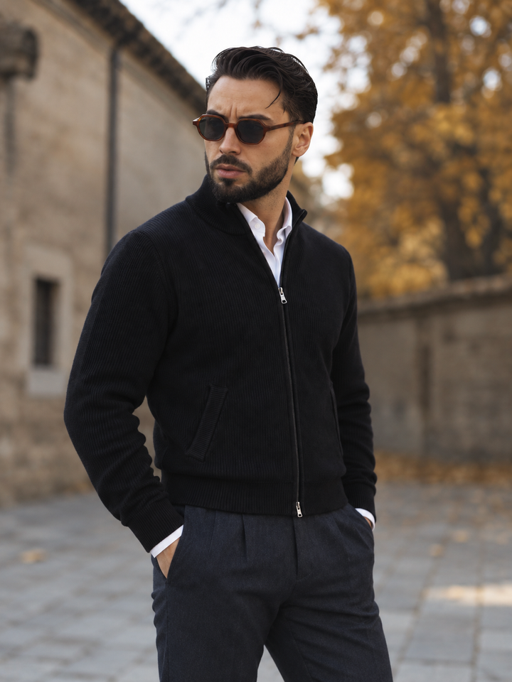 Maglione da uomo in maglia fine con zip integrale, collo rialzato e bordi a coste