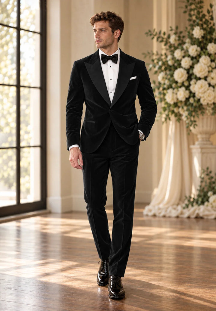 Costume Deux Pièces Homme Coupe Moderne en Velours avec Col Peak en Satin