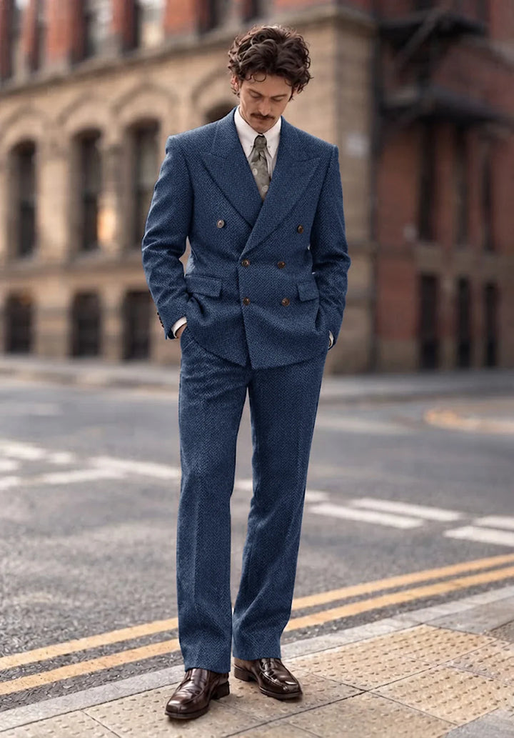 Costume Deux Pièces Homme Coupe Regular en Chevrons avec Veste Croisée et Col Peak