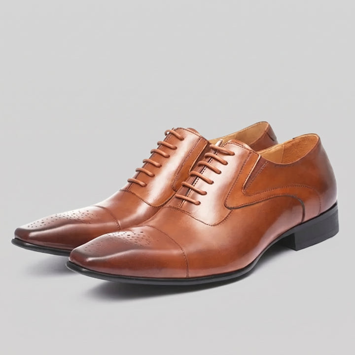 Herren-Lederschuhe mit gerader Zehenkappe und Schnürung