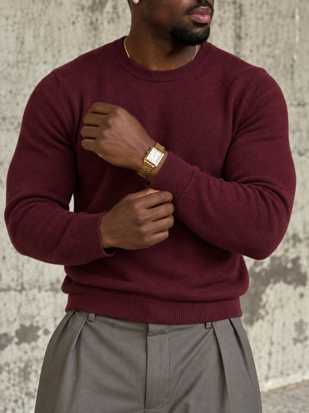 Pullover da uomo in maglia tinta unita con scollo rotondo e bordi a coste