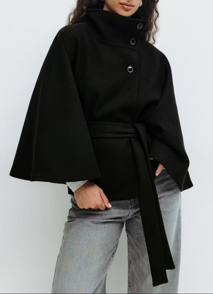 Manteau Cape Femme à Col Montant et Ceinture