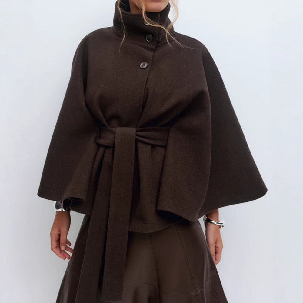 Manteau Cape Femme à Col Montant et Ceinture