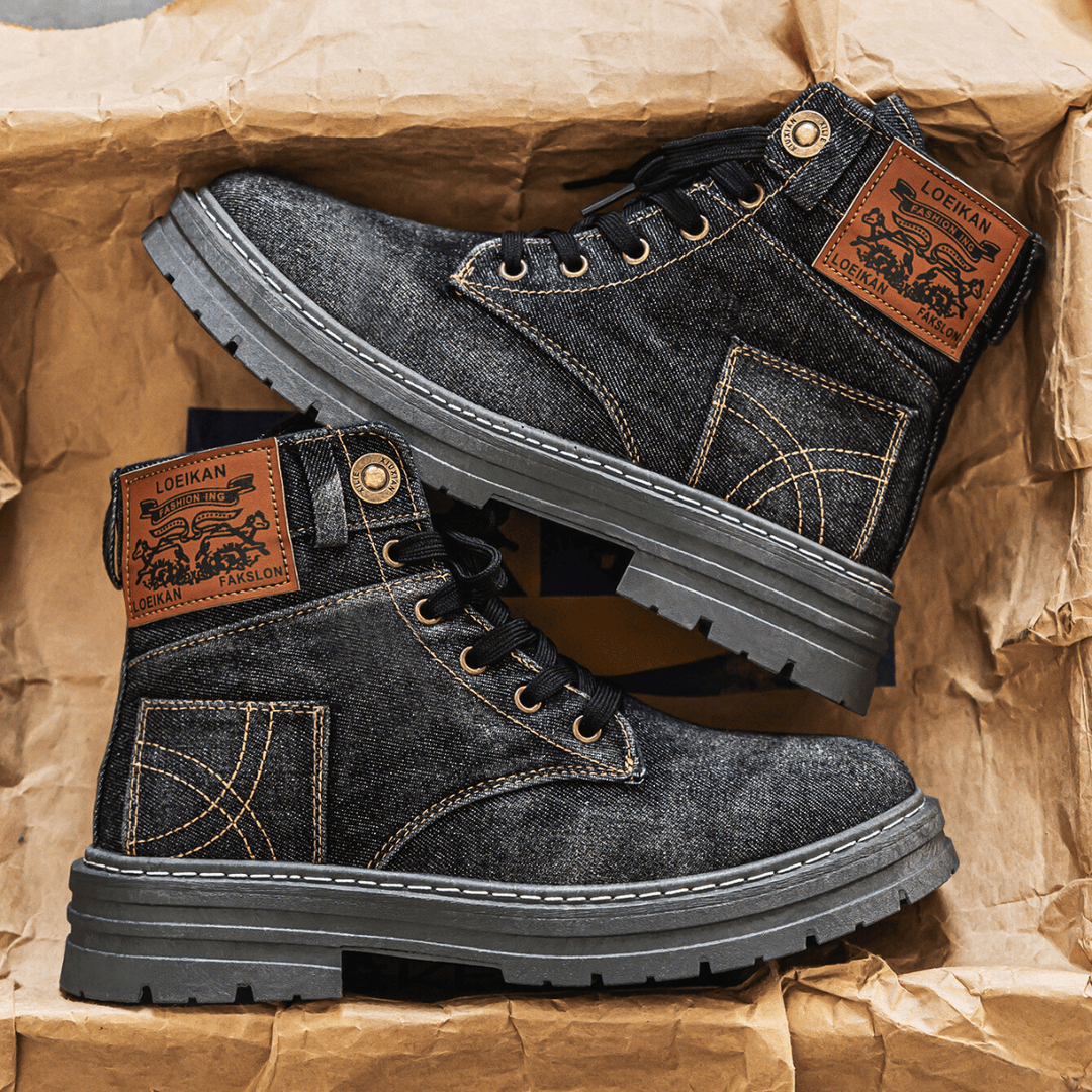 Herrenstiefel aus Denim mit hohem Schaft, Schnürung und Profilsohle