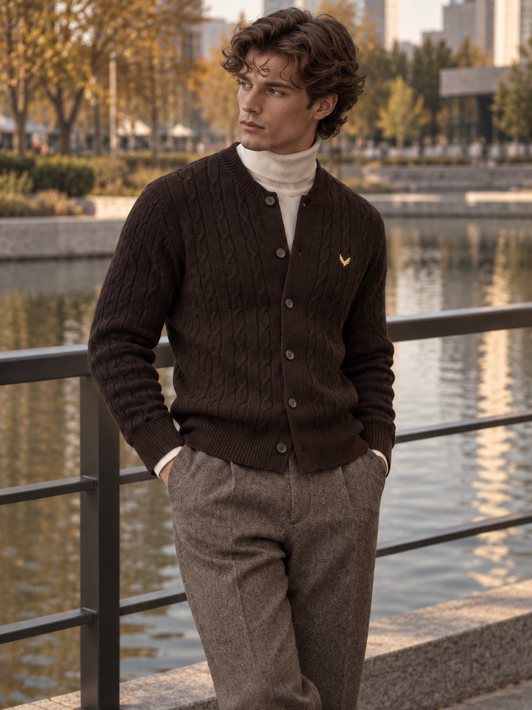 Cardigan da uomo abbottonato in maglia intrecciata