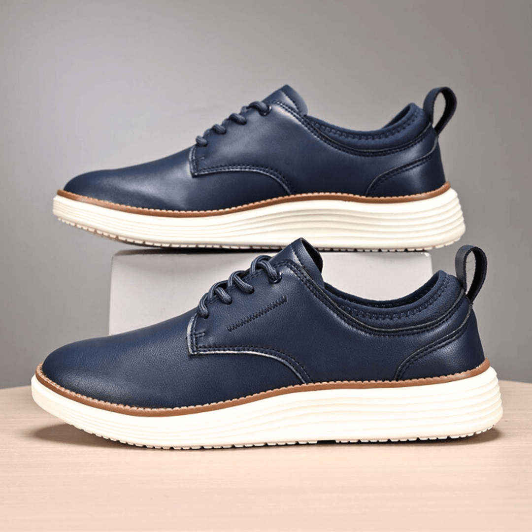 Herren-Lederschuhe mit Schnürsenkeln und dicker weißer Sohle