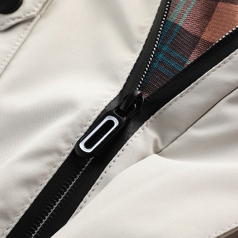 Parka impermeabile con cappuccio e tasche multiple da uomo