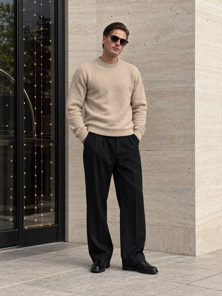 Pullover da uomo in maglia tinta unita con scollo rotondo e bordi a coste