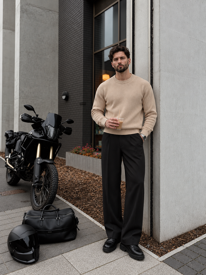 Pullover da uomo in maglia tinta unita con scollo rotondo e bordi a coste