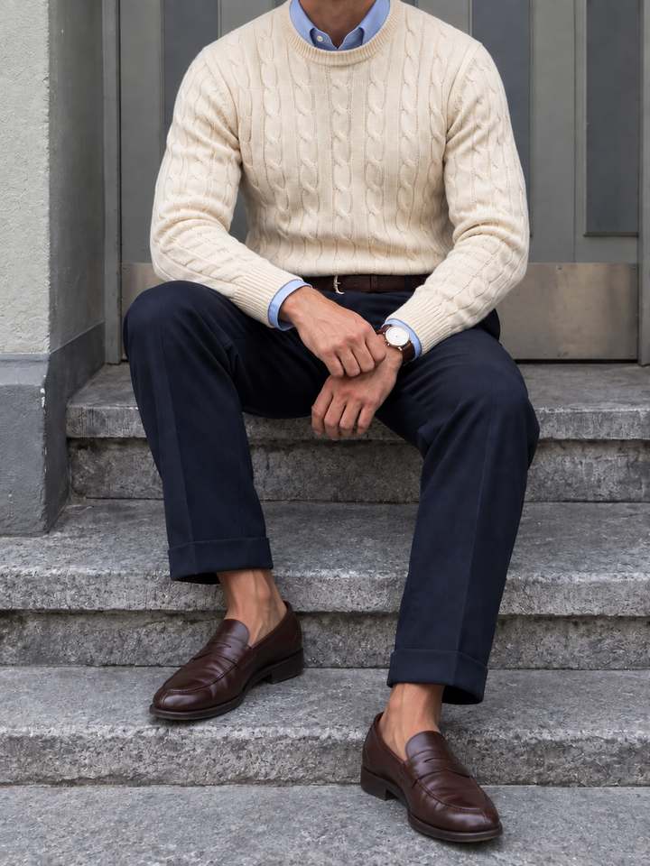Maglione da uomo in maglia a trecce con girocollo e bordi a coste