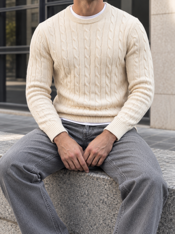 Maglione da uomo in maglia a trecce con girocollo e bordi a coste