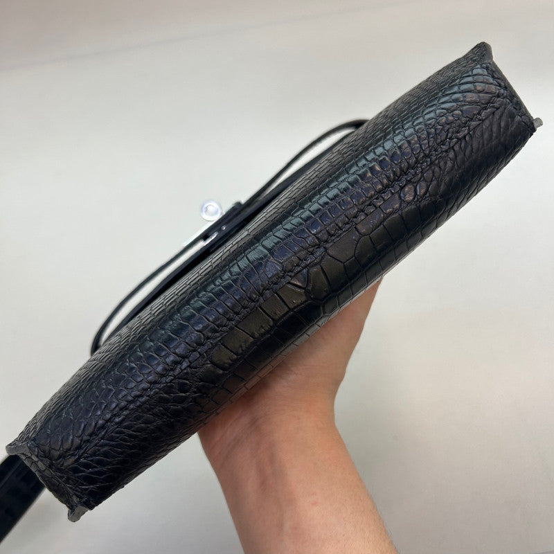 Cartera de mano para mujer de cuero efecto cocodrilo con cierre giratorio y correa de muñeca