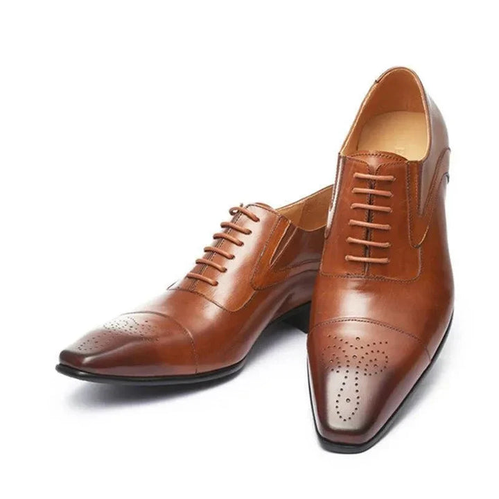 Zapatos de vestir para hombre de cuero con puntera recta y detalle brogue