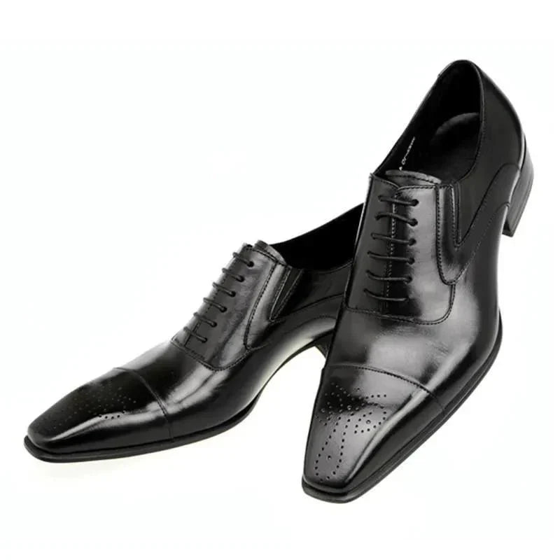 Herren-Lederschuhe mit gerader Zehenkappe und Schnürung