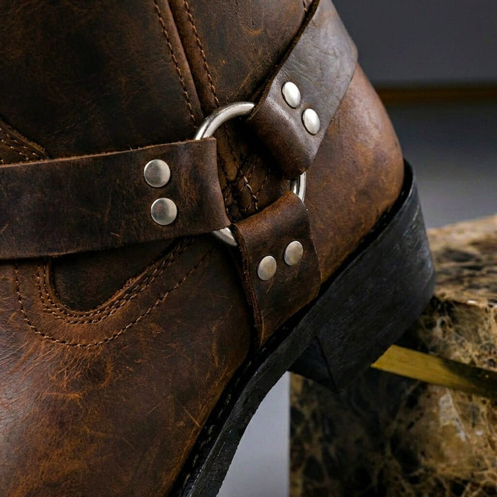 Hohe Herren-Westernstiefel mit Schnalle und runder Zehenpartie
