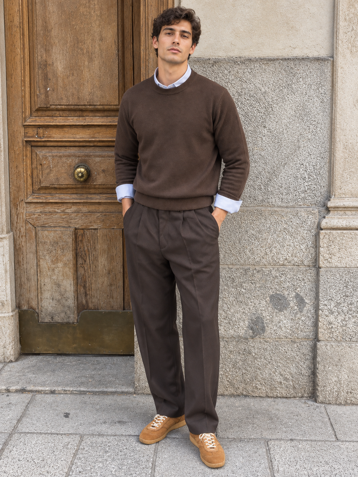 Pullover da uomo in maglia tinta unita con scollo rotondo e bordi a coste