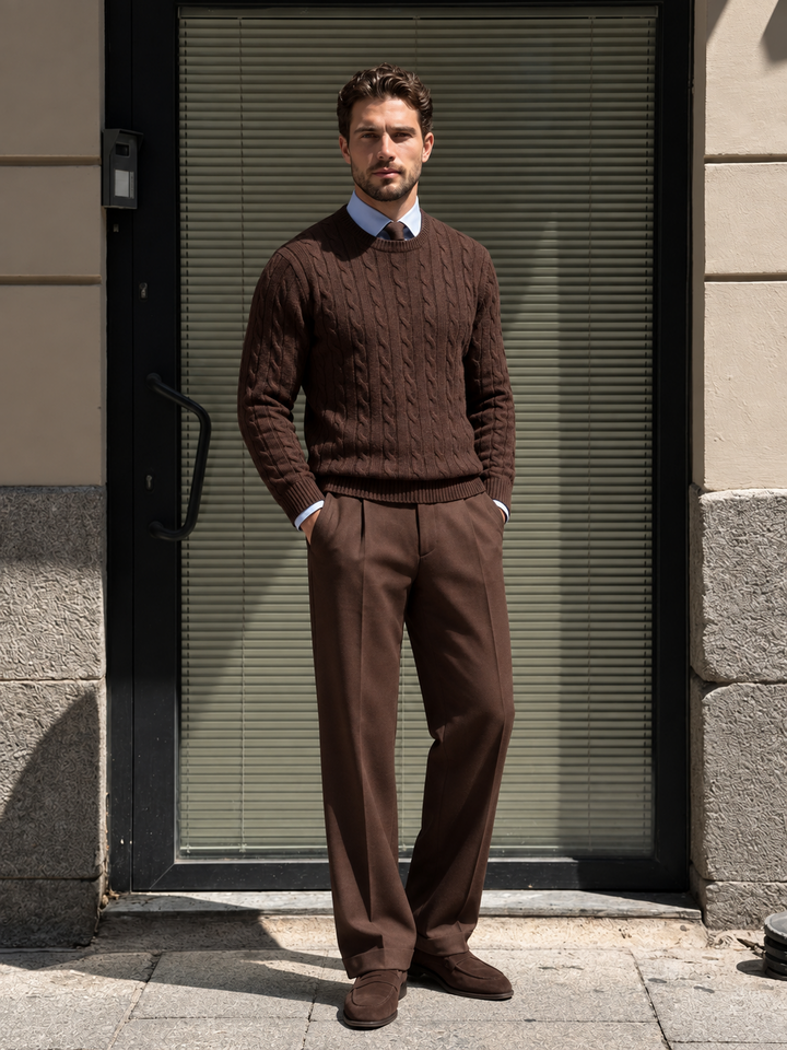 Maglione da uomo in maglia a trecce con girocollo e bordi a coste