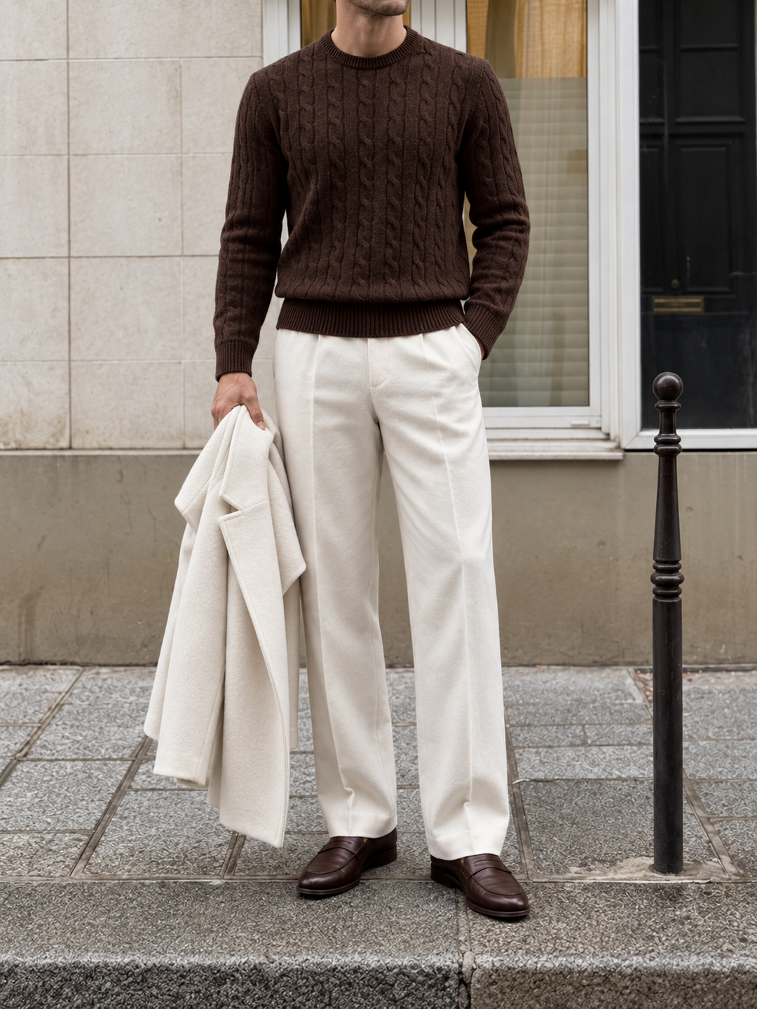 Maglione da uomo in maglia a trecce con girocollo e bordi a coste