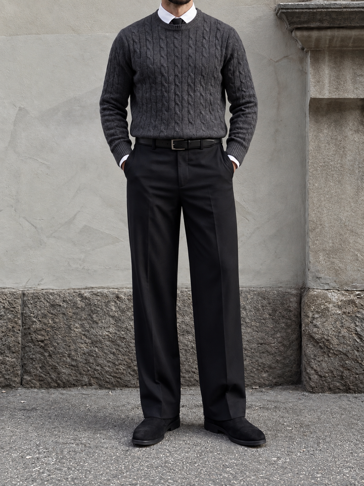 Maglione da uomo in maglia a trecce con girocollo e bordi a coste