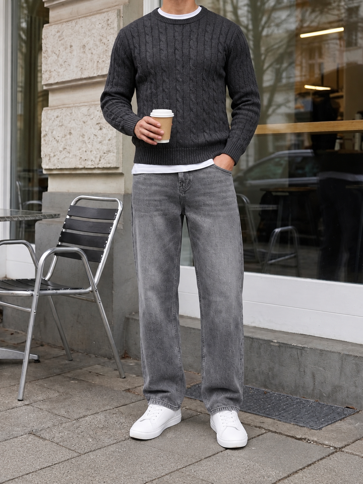 Maglione da uomo in maglia a trecce con girocollo e bordi a coste