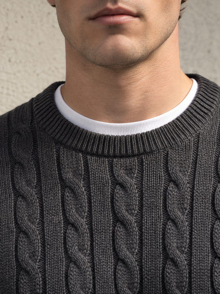 Maglione da uomo in maglia a trecce con girocollo e bordi a coste