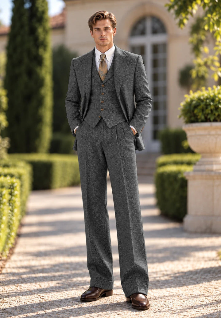 Costume Trois Pièces Homme Coupe Moderne en Chevrons avec Gilet Assorti