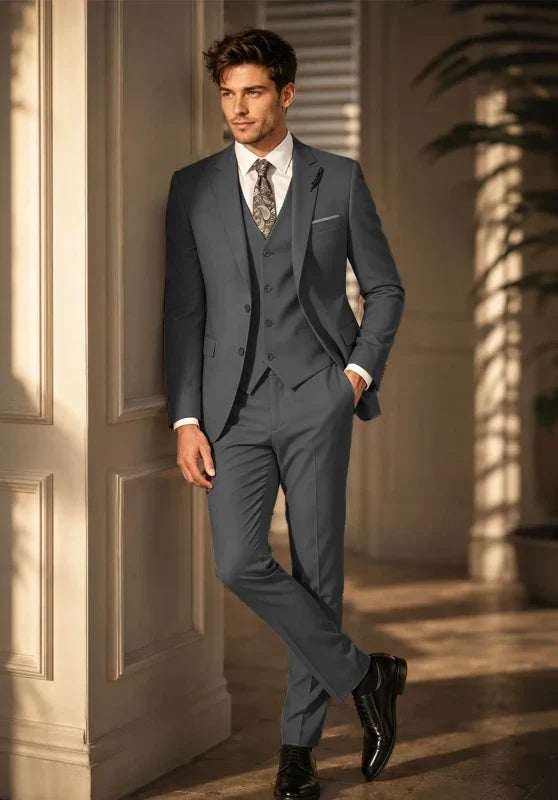 Costume Trois Pièces Homme Coupe Formelle avec Col Notch et Gilet Quatre Boutons