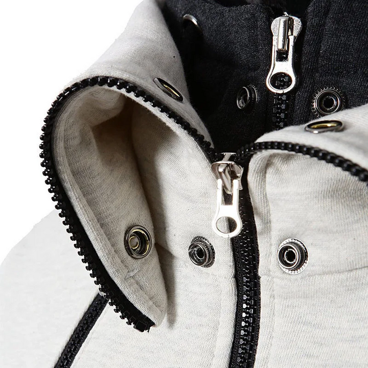 Felpa con cappuccio e zip, tasche sul petto e pannelli a contrasto da uomo