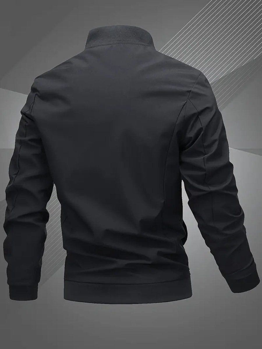 Sportliche leichte Bomberjacke für Herren mit Reißverschluss und Taschen