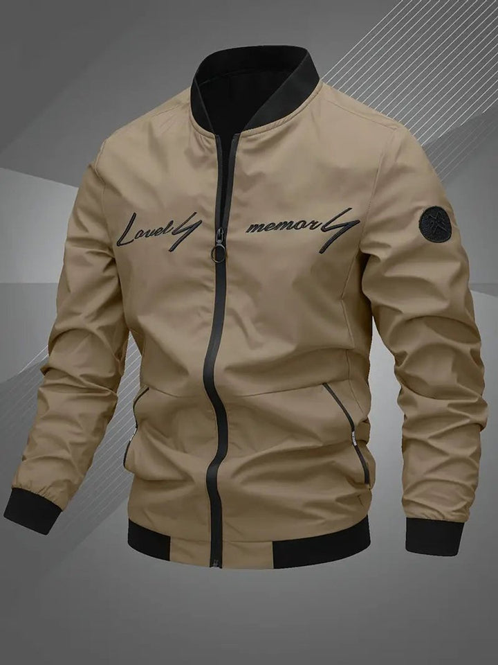 Sportliche leichte Bomberjacke für Herren mit Reißverschluss und Taschen
