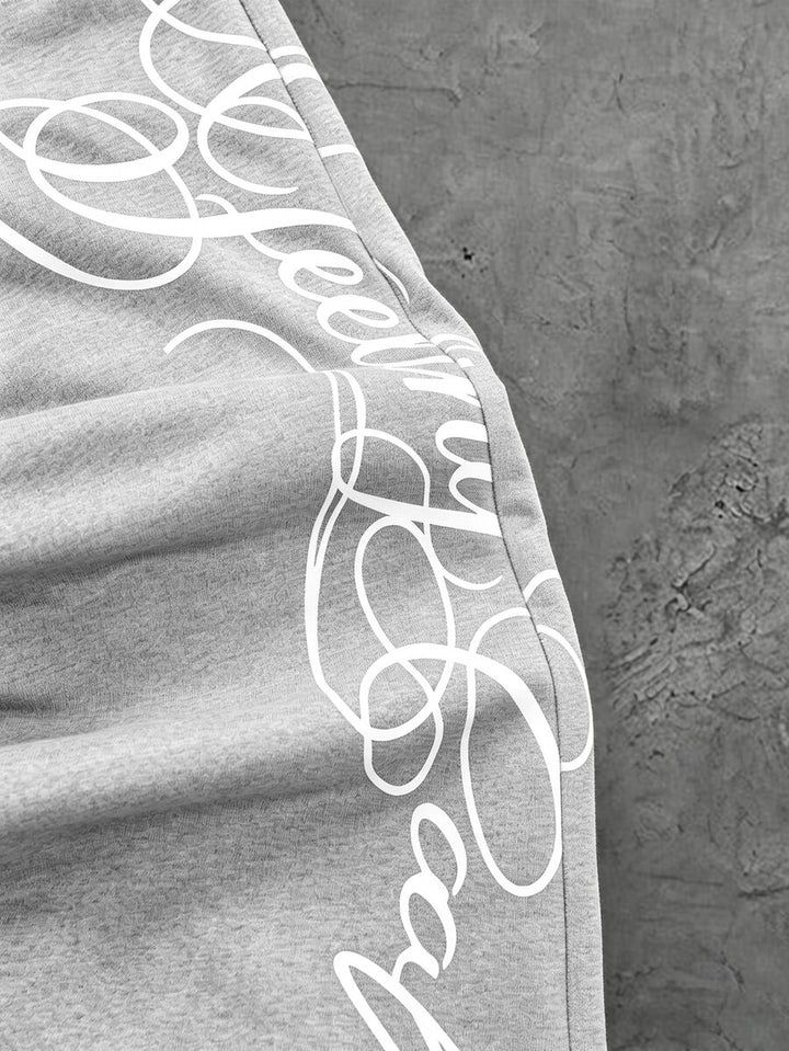 Herren-Trainingsanzug mit Rundhalsausschnitt, Gothic-Print und weiter Hose