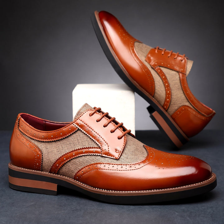 Zweifarbige Herren-Derbys aus Leder mit Brogue-Details und Schnürung