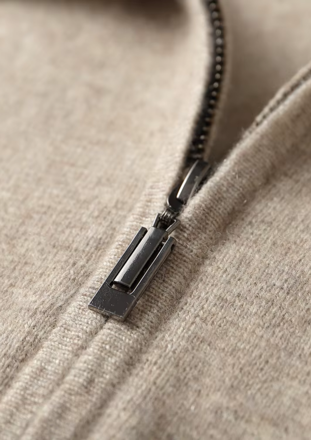 Completo in maglia da uomo - Cardigan con zip e pantaloni affusolati