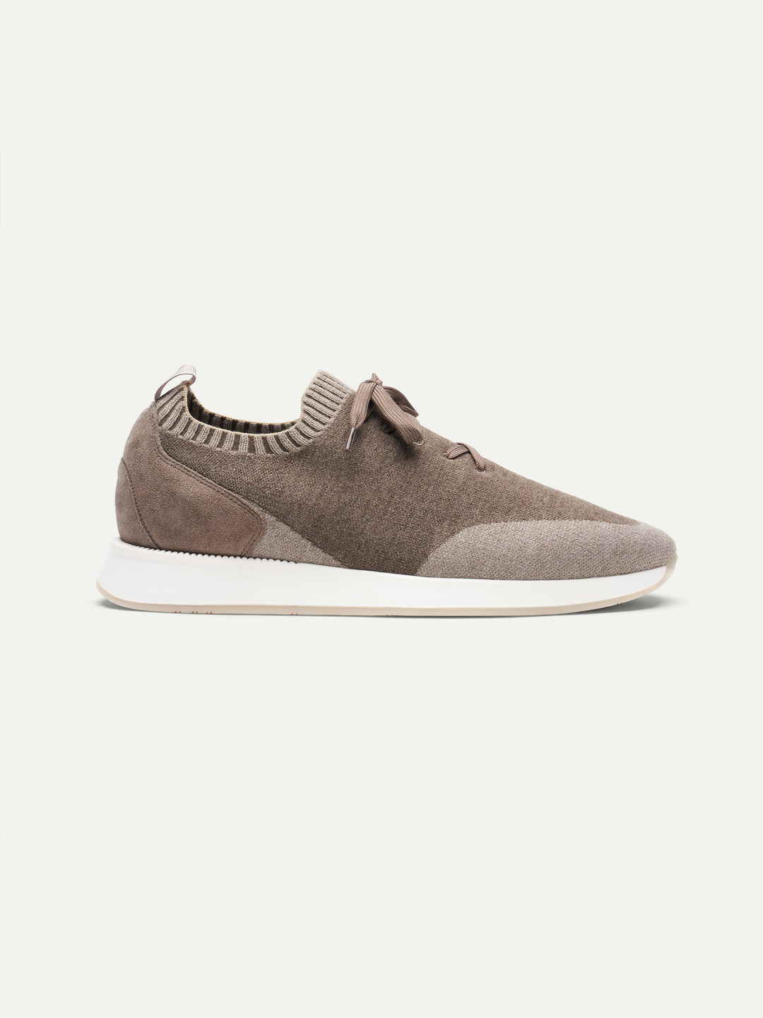 Sneakers da uomo in mesh - punta in camoscio e suola bianca