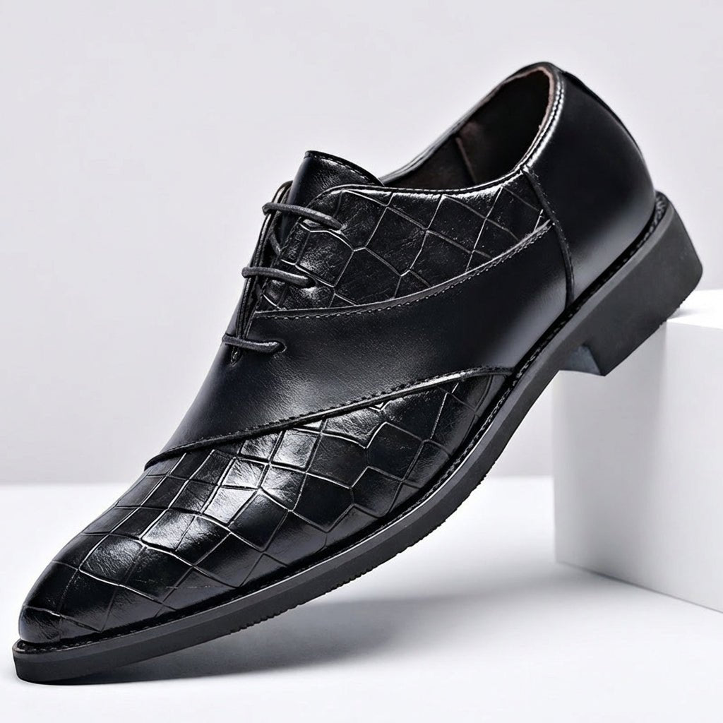 Oxford-Schuhe für Herren aus Leder in Krokodiloptik mit Schnürsenkeln und spitzer Zehenpartie