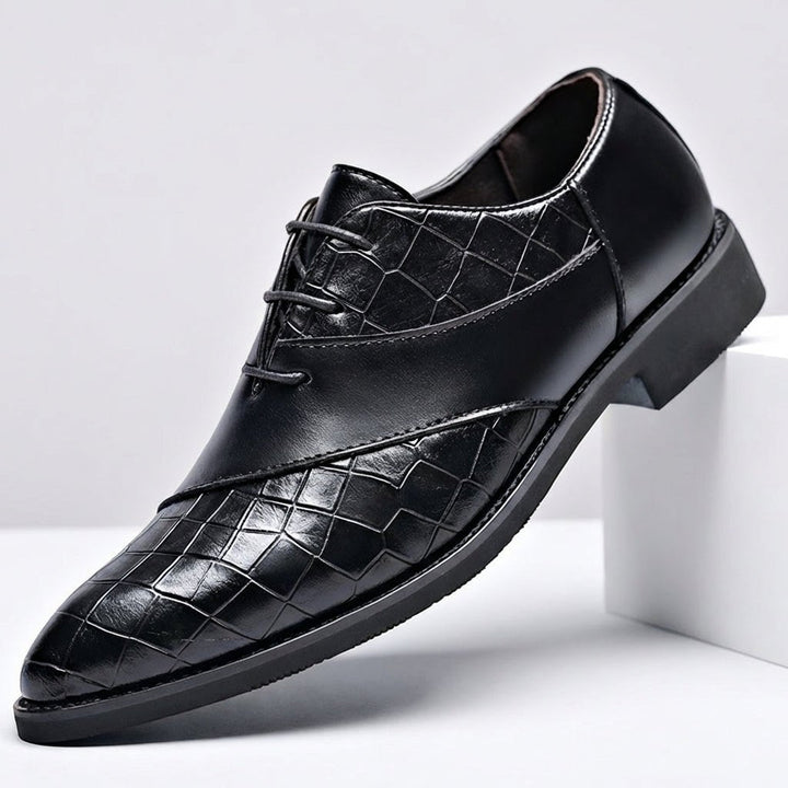 Oxford-Schuhe für Herren aus Leder in Krokodiloptik mit Schnürsenkeln und spitzer Zehenpartie
