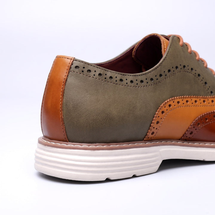 Chaussures Oxford Homme en Cuir Bicolore avec Détail Brogue et Semelle Épaisse