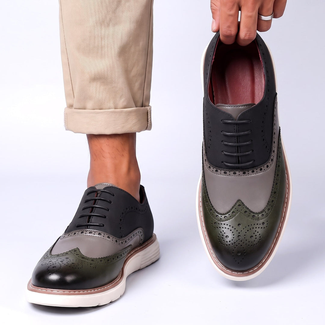 Chaussures Oxford Homme en Cuir Bicolore avec Détail Brogue et Semelle Épaisse