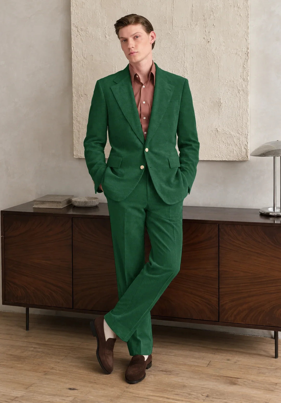 Abito da uomo a due pezzi regular fit in velluto a coste con rever classico e giacca a due bottoni