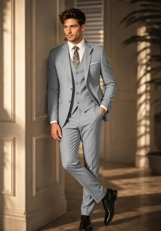 Costume Trois Pièces Homme Coupe Formelle avec Col Notch et Gilet Quatre Boutons